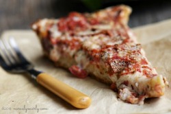 vegan-yums:  Deep Dish Vegan Pepperoni Pizza / Recipe