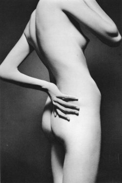 foxesinbreeches:  Woman Nude, Paris by Jeanloup Sieff, 1967