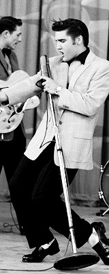 in-love-with-old-hollywood:  Elvis Presley performs the song