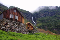 the-nightmares-begin:  jeg-savner-norge:  Sinjarheim, Norway
