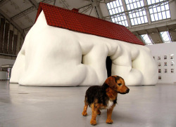 baja-baja: Erwin Wurm, Fat House, 2003 IG @bajabaja_ 