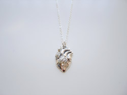 revoult:Heart NecklaceA beautifully intricate sterling silver