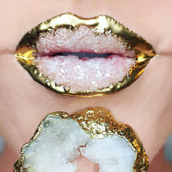 stuffgurlswant: Makeup Artist Drives Instagram Wild With Crystal
