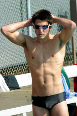 greenspeedos:  black looks hot on all ages