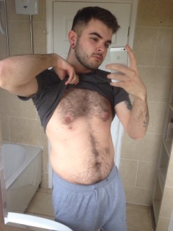 barber-butts:  I guess when im lacking confidence and this website