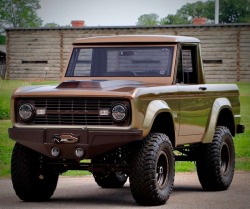 utwo:  1966 Ford Bronco© mecum
