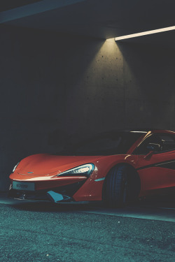 modernambition:  McLaren 570S | MDRNA | Instagram