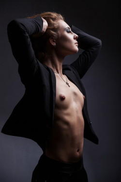 erotismus:  Divenire by pfotograf. http://500px.com/photo/54382160