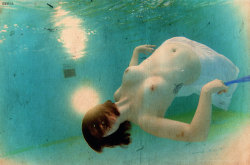 underwater girls