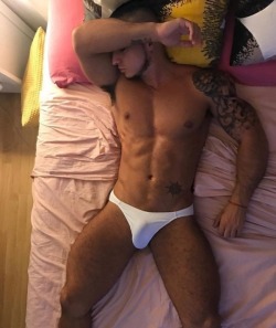  Click HERE for Hunks On Cam Video 