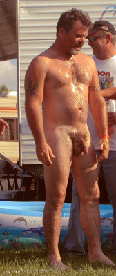 fhabhotdamncobs:  str8bear:  follow me at http://str8bear.tumblr.com