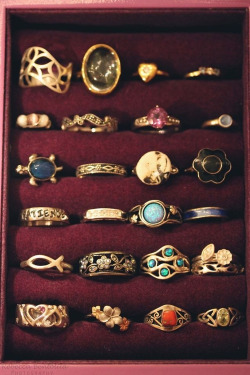 rings en We Heart It. http://weheartit.com/entry/80177524/via/arina19974