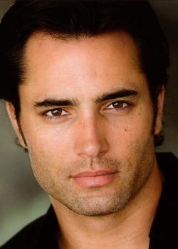 jsuavazblog:  Victor Webster en la serie Sexo en Nueva York (Sex