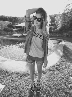 ☮