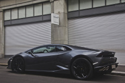 automotivated:  Huracán by Daniel 5tocker on Flickr.
