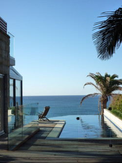 houseandhomepics:  outdoor by Ecobuild Construction Pty Ltd http://www.houzz.com/photos/1724652/Hillcrest-Ave-Monavale-contemporary-pool-sydney