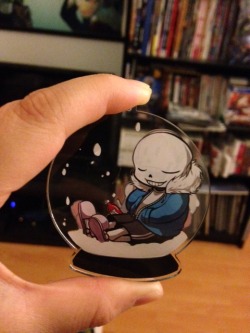 eikuuhyoart:  The skelebros charm came in and IT LOOKS SO CUTE!!!