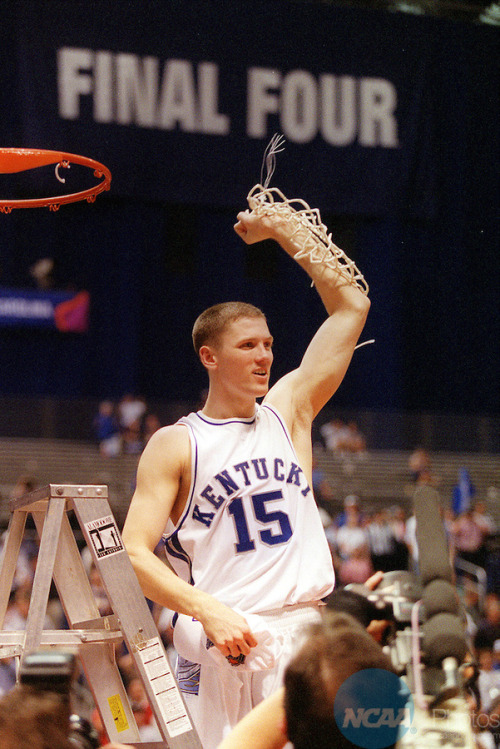 In honor of Kentucky playing or the NCAA Div. 1 National title against U Conn tonight, here’s a flashback to that UK hottie of years gone by…Jeff Sheppard.