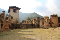 wordpoker:  Fortress ruins in Bhutan, I remember patiently waiting