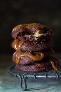 sweetoothgirl:Salted Chocolate Caramel Snickers Cookies