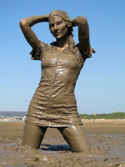 messyhomage:  Fun at the Seaside