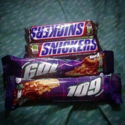 #snickers #chocolatesgol #candybars #munchies #munchiesgamestrong