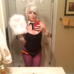 league-of-legends-sexy-girls:  Riven Cosplay  < |D’‘‘