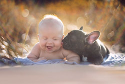 boredpanda:    Baby & Bulldog Born On Same Day Think They’re