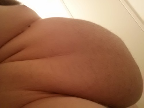 secret-mutual-gainer:  Iâ€™m just about ready to burst! I need someone to rub my belly and feed me more. I need someone to whisper words of encouragement into my ear as she forces me to continue eating. There has to be someone out there who is willing