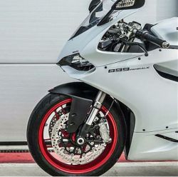 itsbrucemclaren:  Ducati 899 Panigale