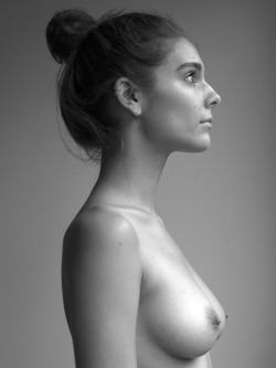 hellsyeahnudecelebrities:  Caitlin Stasey - Herself.com