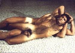 gonakedmagazine:  Meet other male nudists! GoNaked Magazine -