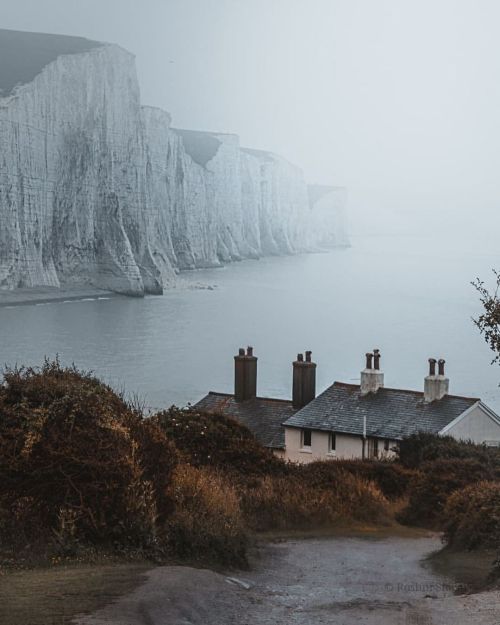 cafeinevitable:  A Foggy Day in Cuckmere Haven Sussex | Englandph.
