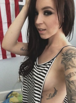 brandoselfshotsme:  