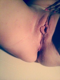 naturalass:  balcanfuckdoll:  Ready to be used ;)  Wouaw  I’d