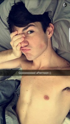 male-celebs-naked:  Aaron Carpenter