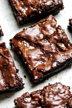 foodffs:  One Bowl BrowniesFollow for recipesIs this how you