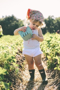 oldfarmhouse:  Little Farmer Girl  http://instagram.com/corihenderson