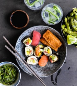 intensefoodcravings:  Magical Maki Rolls with Cauliflower Rice