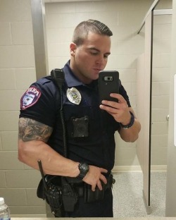 jarheadtamer: Good police boys call in on a regular basis.