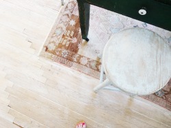 florels:  the colour of the floorboards is gorgeous 