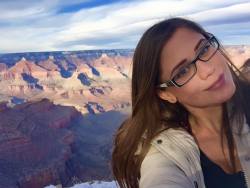 babes-with-glasses:  Caprice at the Grand Canyon http://ift.tt/1M8TOu1