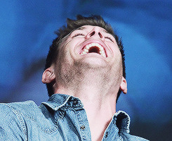 itsjustjensen:  spncastdaily:  (c)  When Jensen laughs…we all