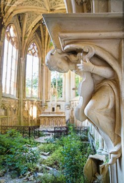 ghostlywatcher:   Abandoned Chapel in France. 