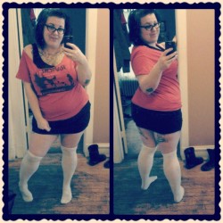 notquiteapinup:  Spring! That means tiny skirts and knee socks!
