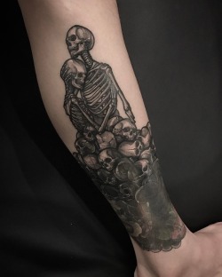 allaboutskull:skulls tattoo from @gara_tattooer __________________