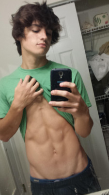 bro-mo:  pecstacular:  I need to see your ID       (via TumbleOn)