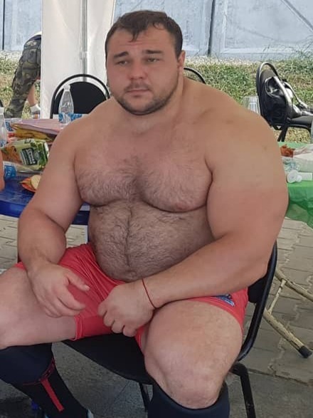 jimbibearfan:12-hangry-men:joebearpr:thick ivanmarry me….