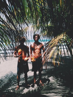 jayalvarrez:  Nica Nica mysto boys found some coconuts 💙👅😍