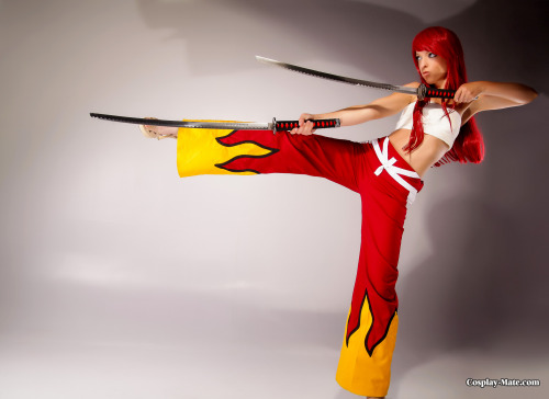 I have been told that you can’t do a fairy tail cosplay without having Erza featured so here we go! Erza Scarlet cosplay in her samourai armor.